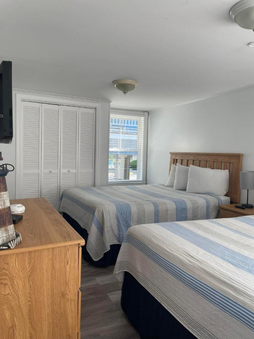 Room image 4