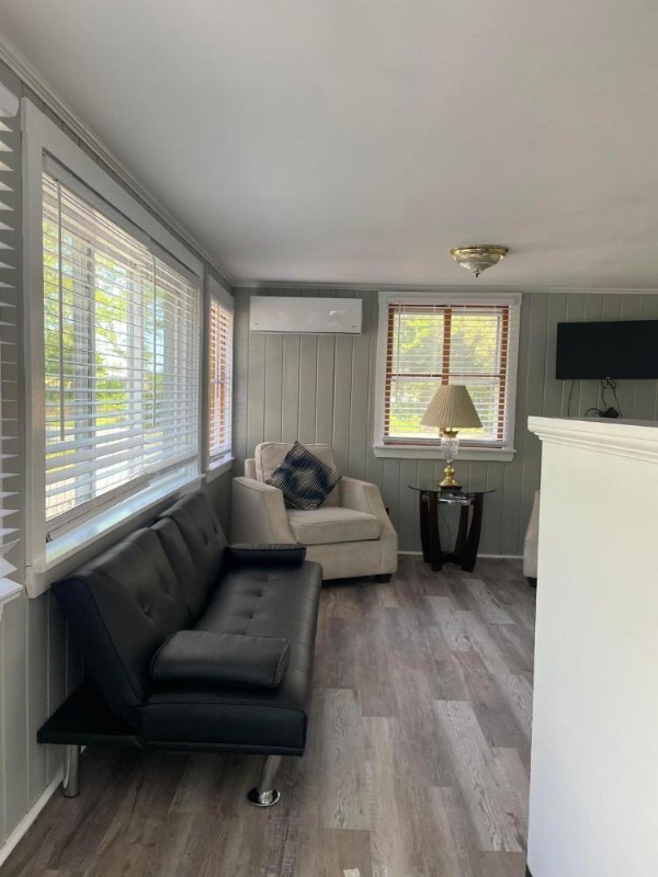 The Grand Beach Inn image 28