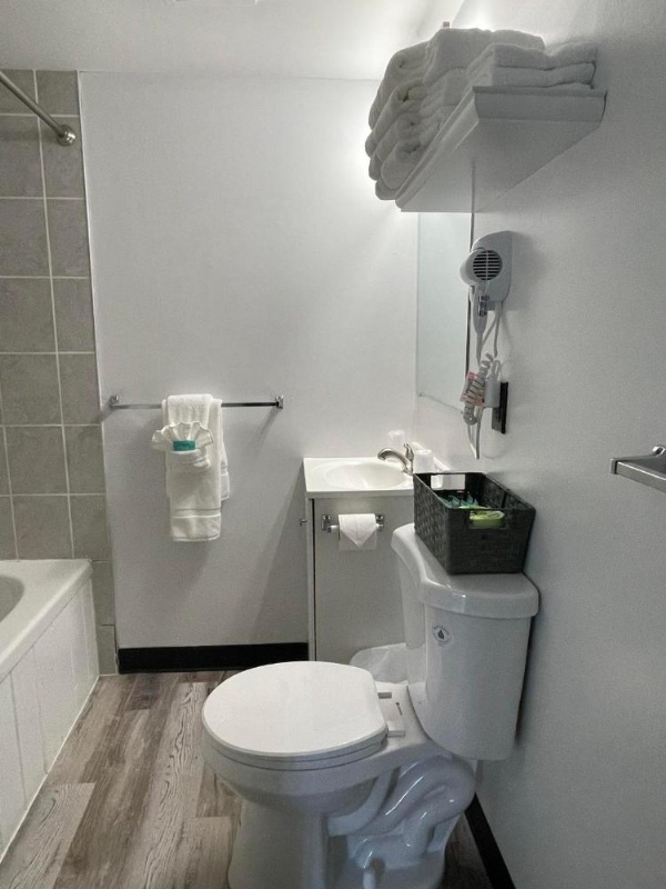 The Grand Beach Inn image 33