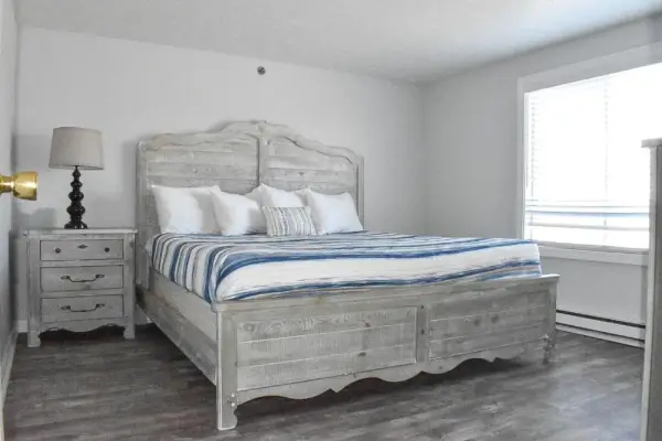 The Grand Beach Inn 9